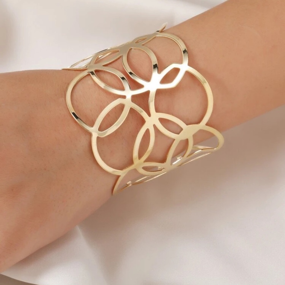 Elegant Gold Cuff Bracelet